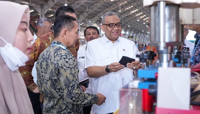 Wamenaker: Kehadiran Industri Harus Membuka Kesempatan Kerja bagi Warga Sekitar